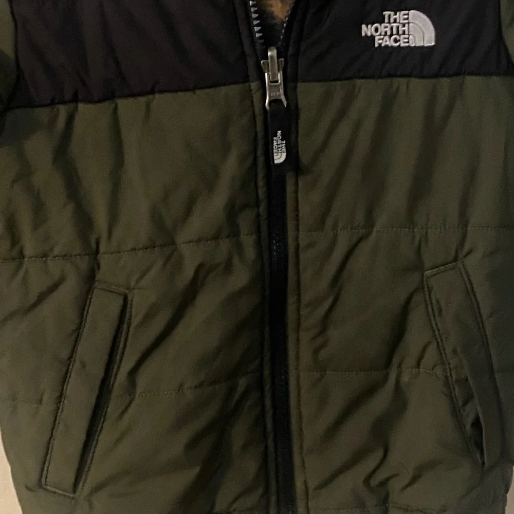 The North Face
Toddler Boys Reversible Perrito Jacket 3T - Picture 3 of 10